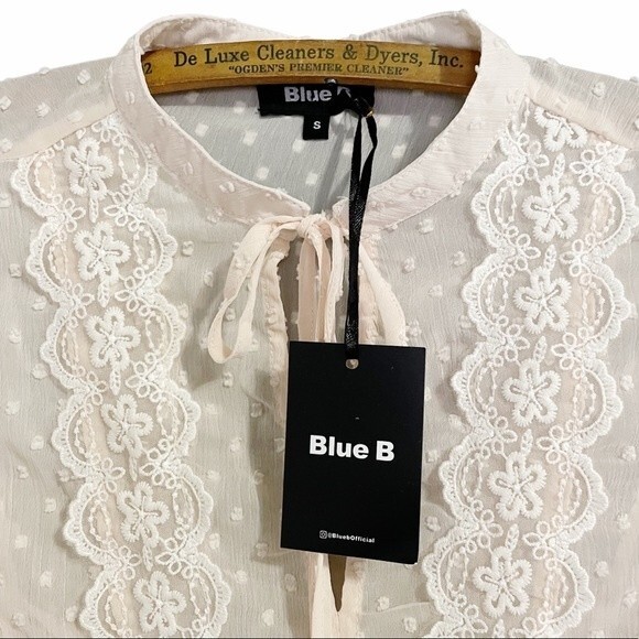 NWT Blue B Top Women’s Size Small Cream Lace Cottagecore Peasant Blouse Academia - Picture 5 of 11